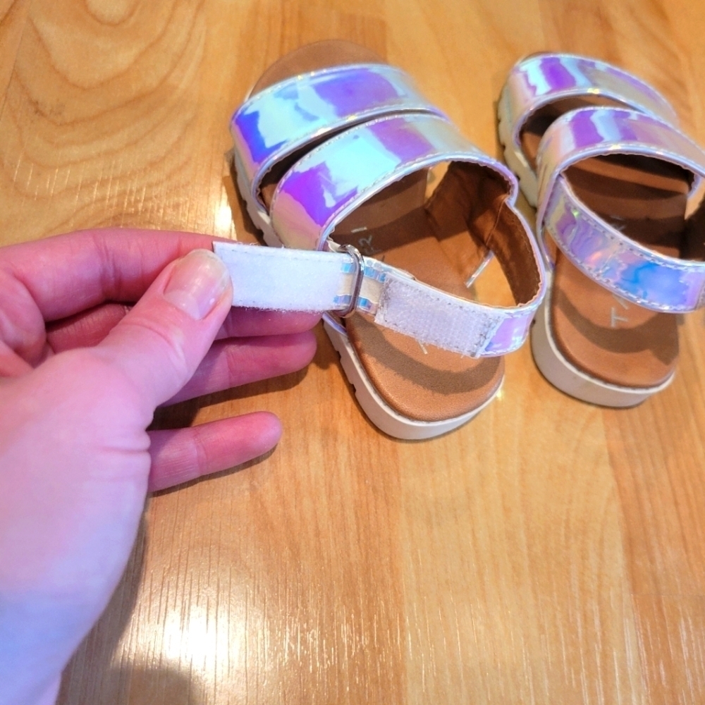 Tahari Iridescent Multicolor Sandals Baby Girl Size 5 - Picture 6 of 11